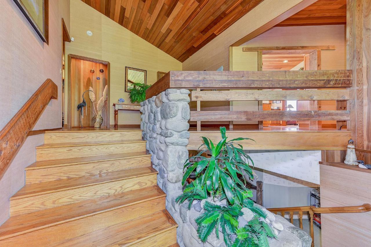 Oceanside Lodge Saanich Inlet North Saanich Экстерьер фото