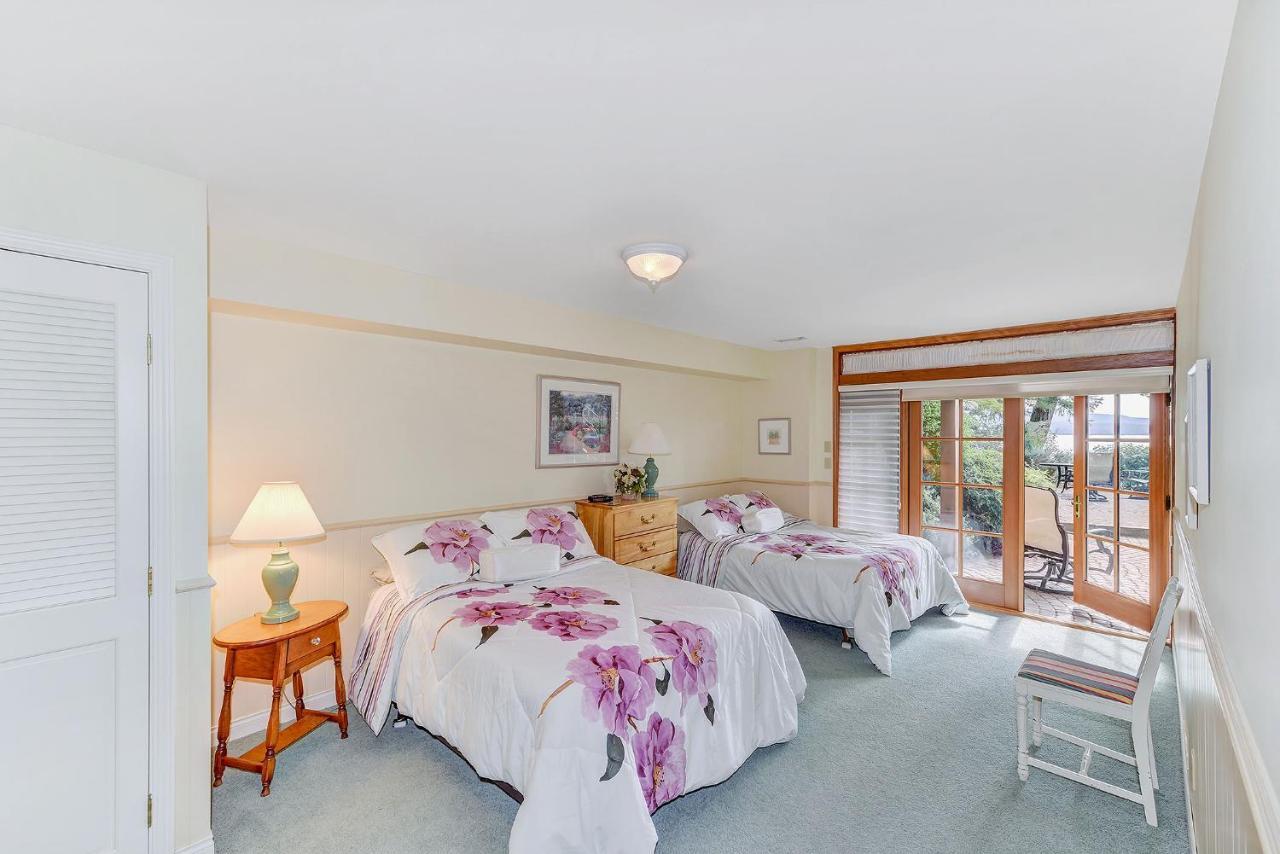 Oceanside Lodge Saanich Inlet North Saanich Экстерьер фото