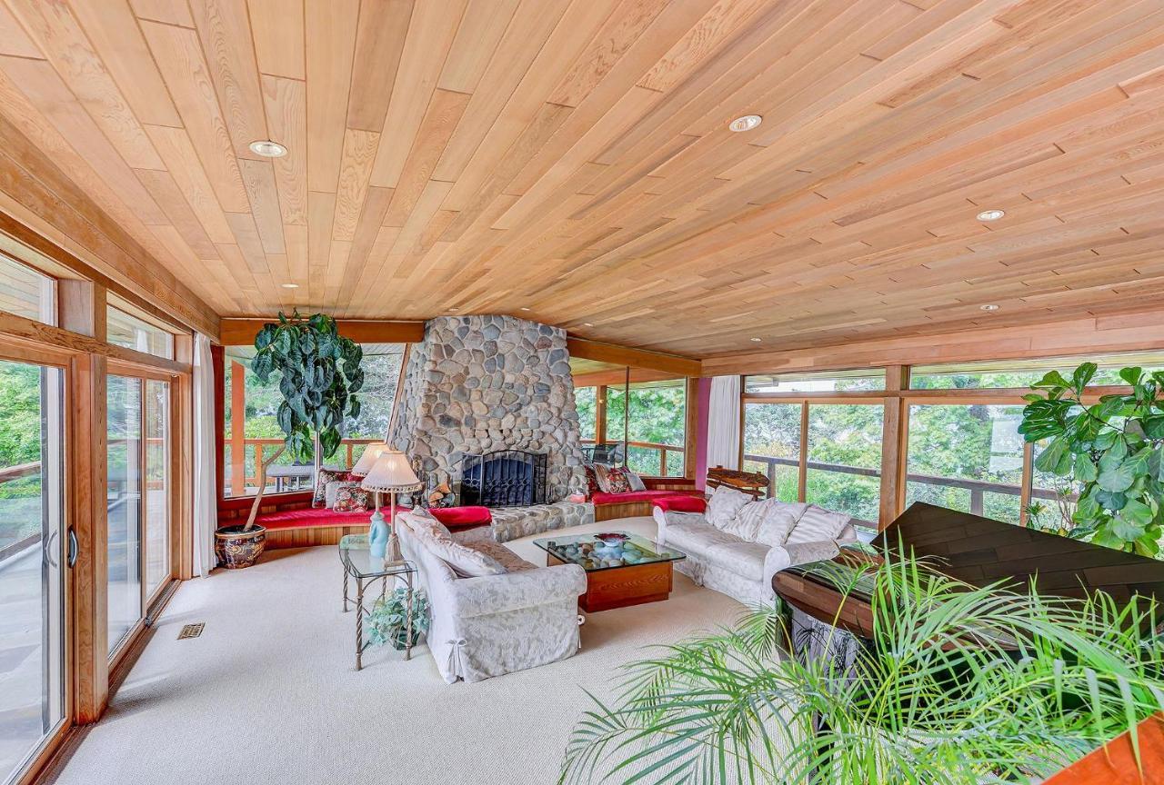 Oceanside Lodge Saanich Inlet North Saanich Экстерьер фото