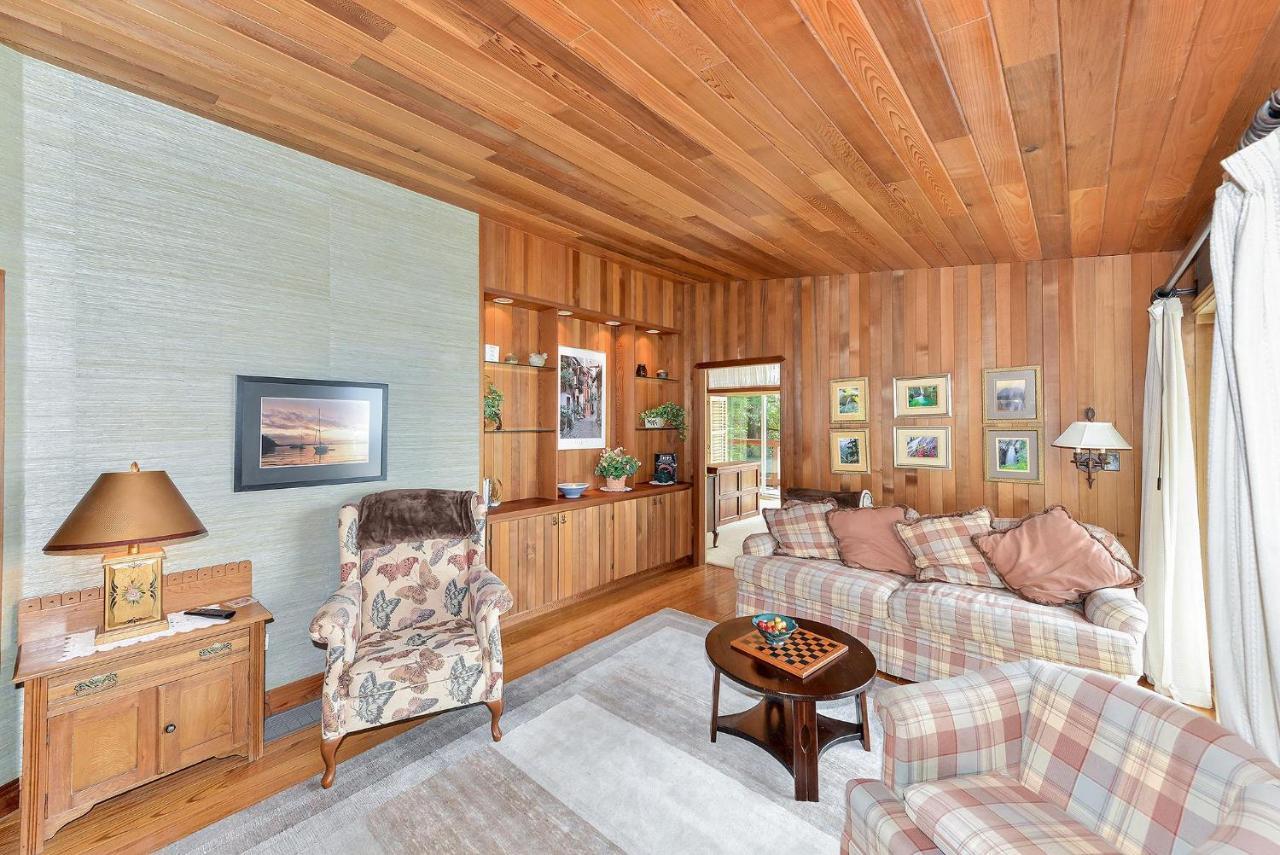 Oceanside Lodge Saanich Inlet North Saanich Экстерьер фото