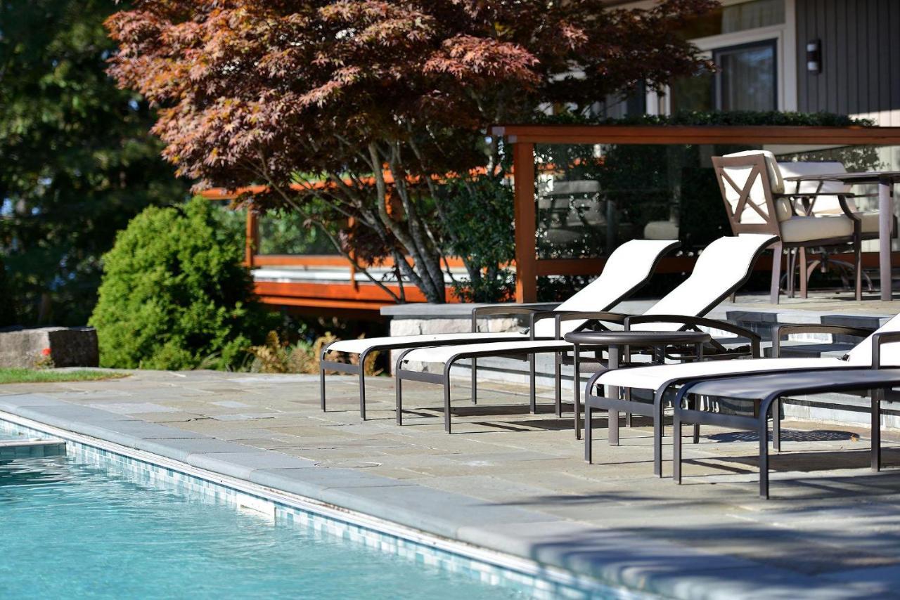 Oceanside Lodge Saanich Inlet North Saanich Экстерьер фото