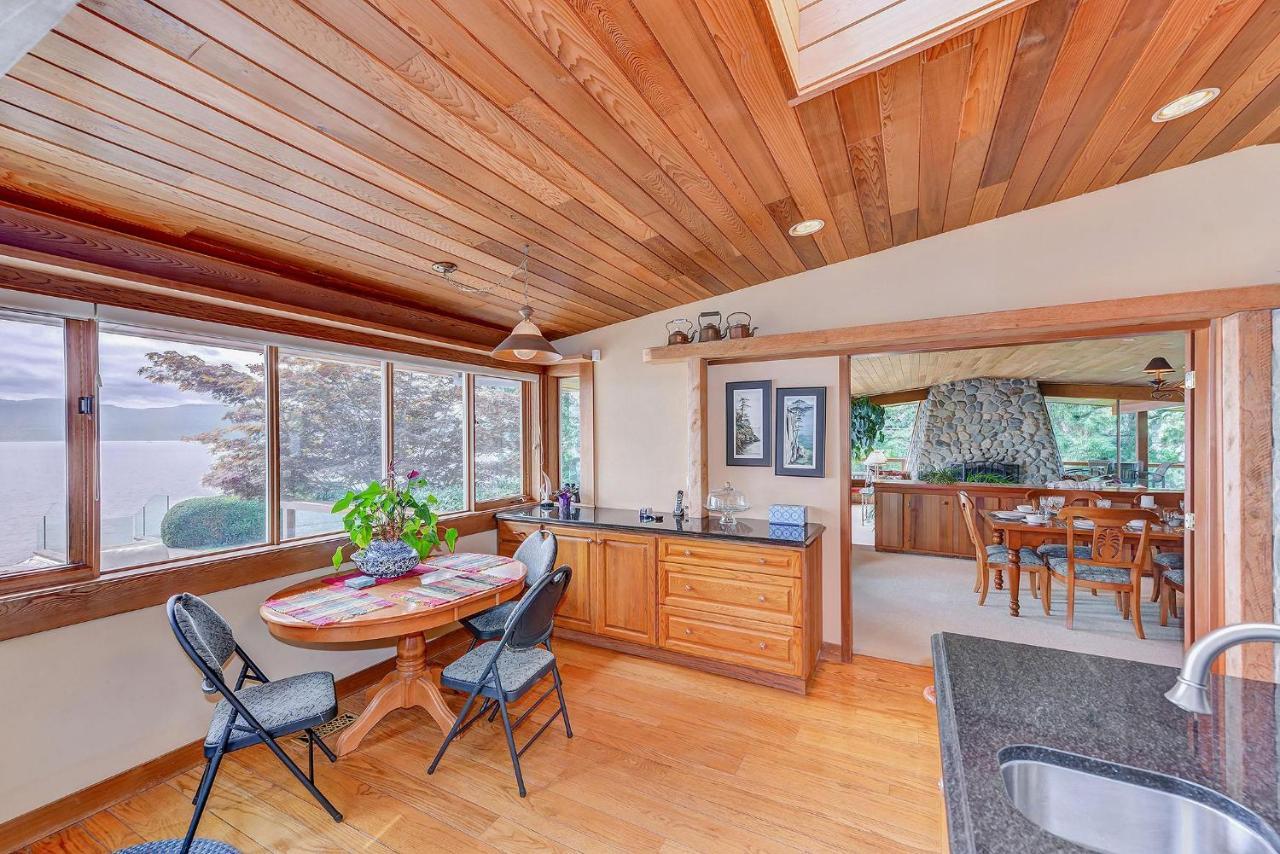 Oceanside Lodge Saanich Inlet North Saanich Экстерьер фото